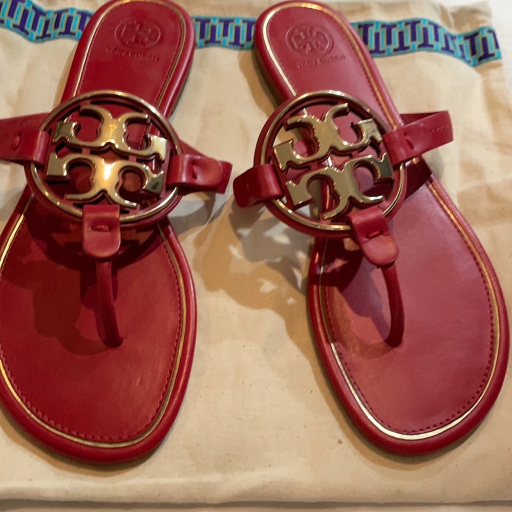 Tory Burch red Miller sandals. Size 9. Metal gold logo.